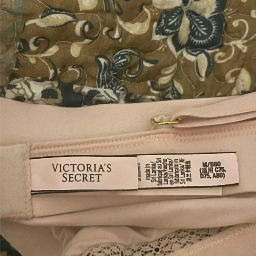 Victoria’s Secret Incredible Bralette Pink Size Medium